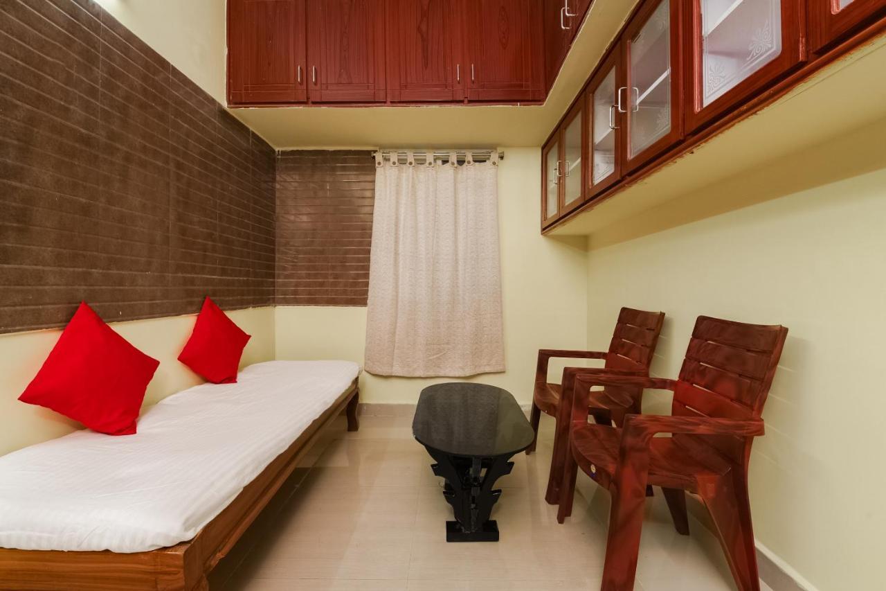 Hotel Oyo 26234 Annapurna Nilayam Vijayawāda Exteriér fotografie